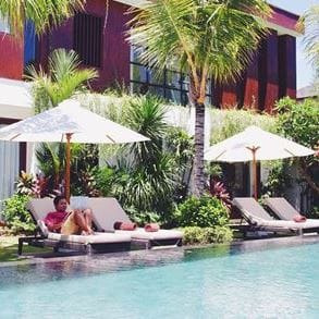 https://dm5802aeq6i53.cloudfront.net/Instagram/Bali/2017-04-01+12.22.06+1483110129992792501_villabalilife+(Copy)+(Copy).jpg